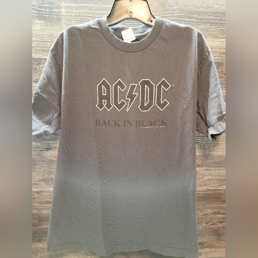 Women's AC DC tee sz L